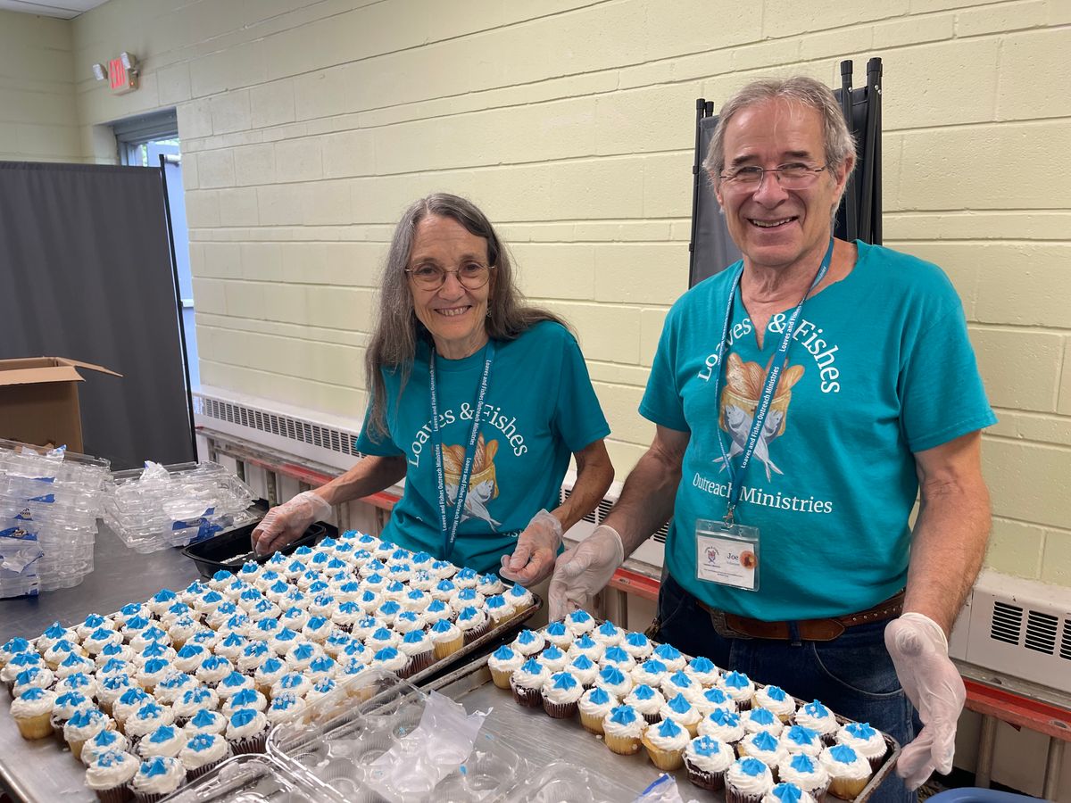 Carol and Joe, Queen and King of the Cupcakes