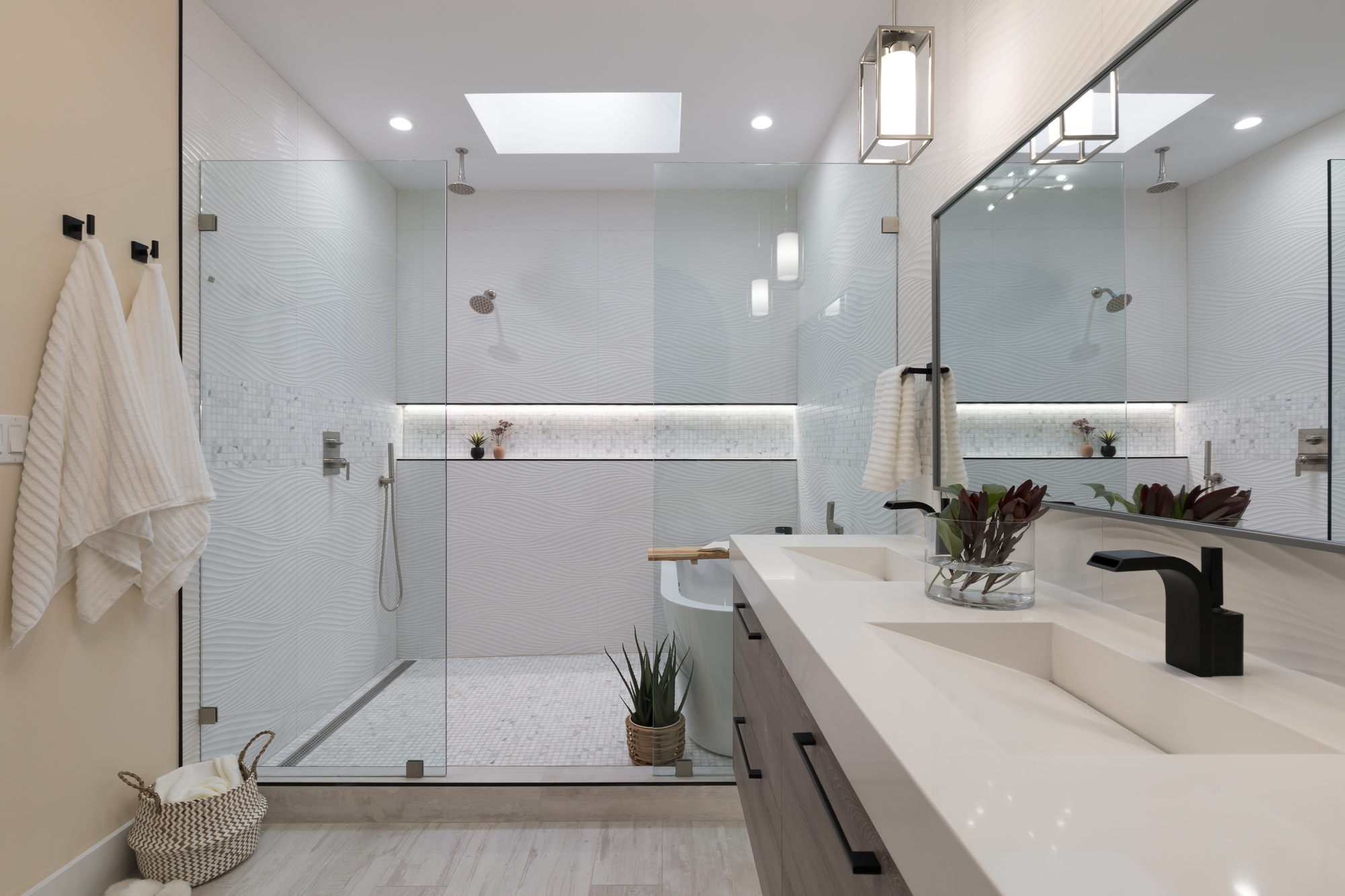 5577 Lawton Ave 44.jpg