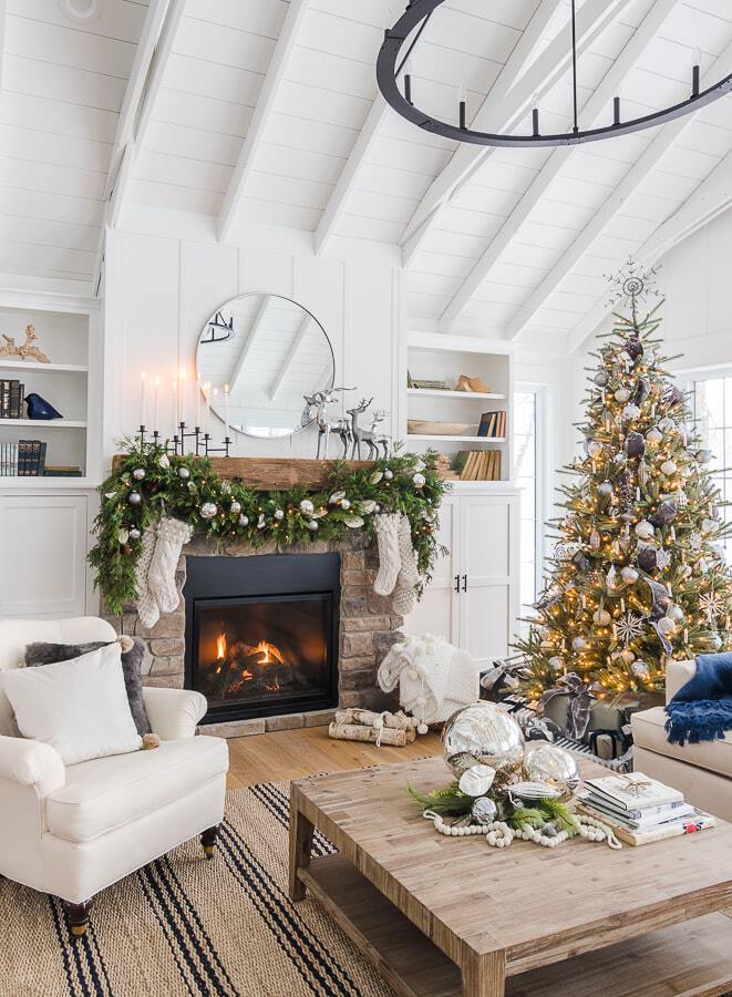 silver-grey-christmas-living-room-24.jpeg