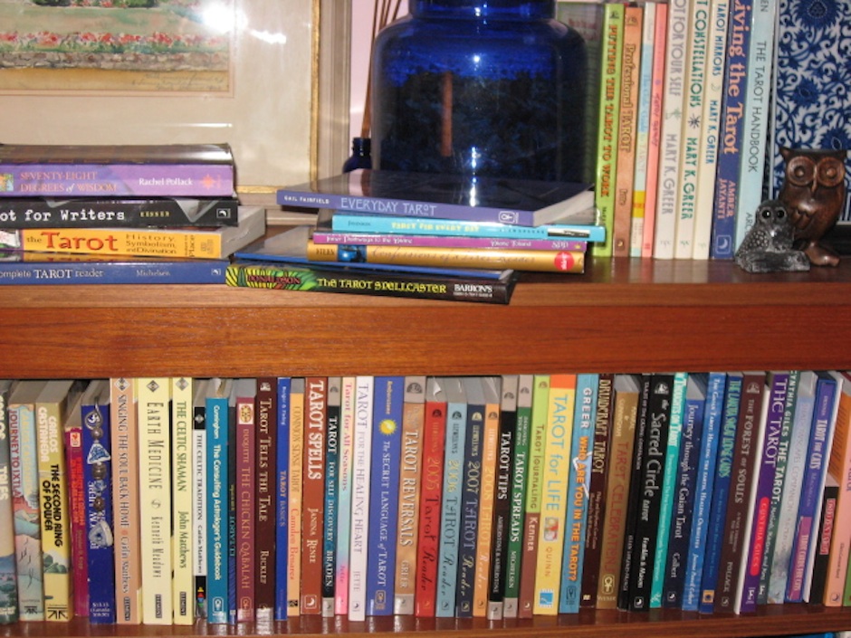 Tarot Readers Love to Read