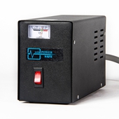 Estabilizador Elise Ieda Power LCR-20, Solido, 2.0kVA, 220V, 4 tomas a 220VAC.