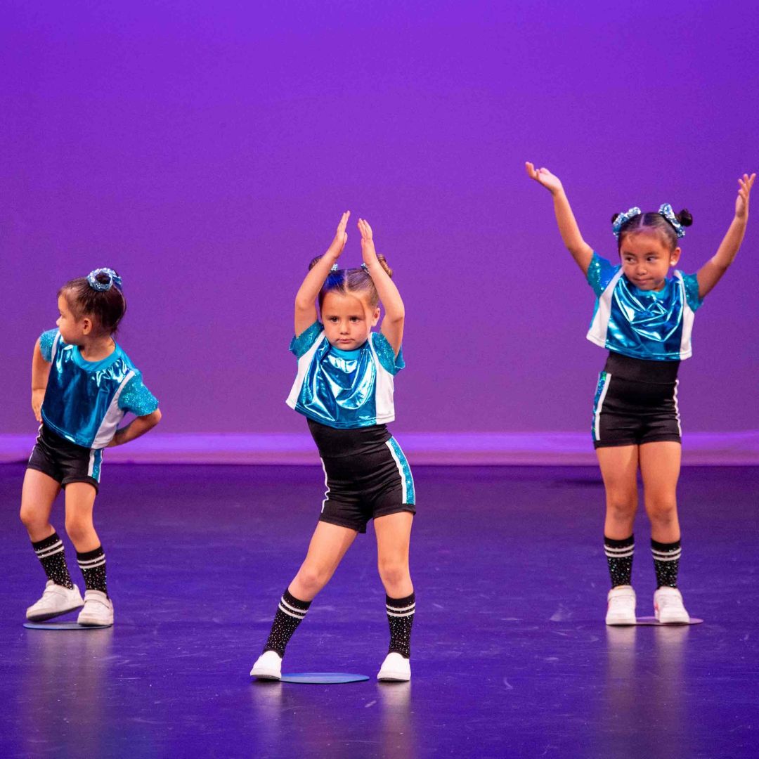 Hover to change photo