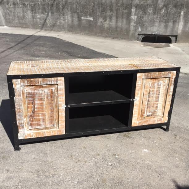 TV Stand Nadeau Charleston