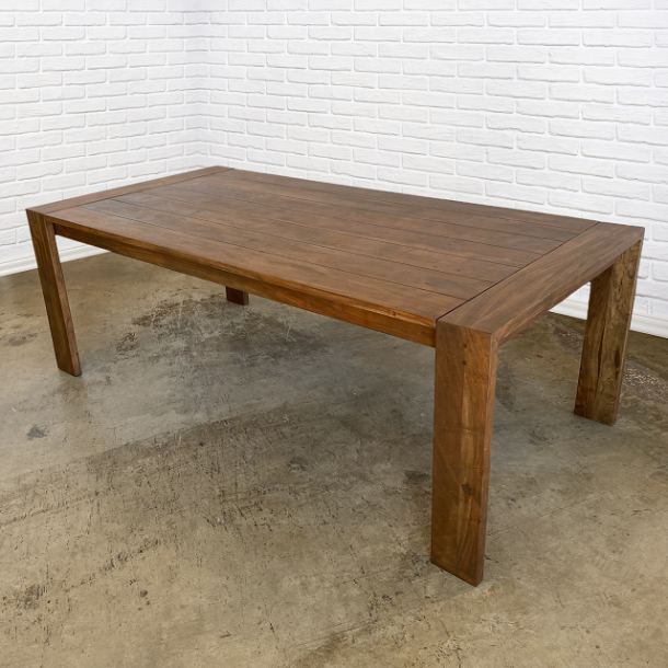 Furniture Store Dallas, TX Nadeau Unique & Affordable.