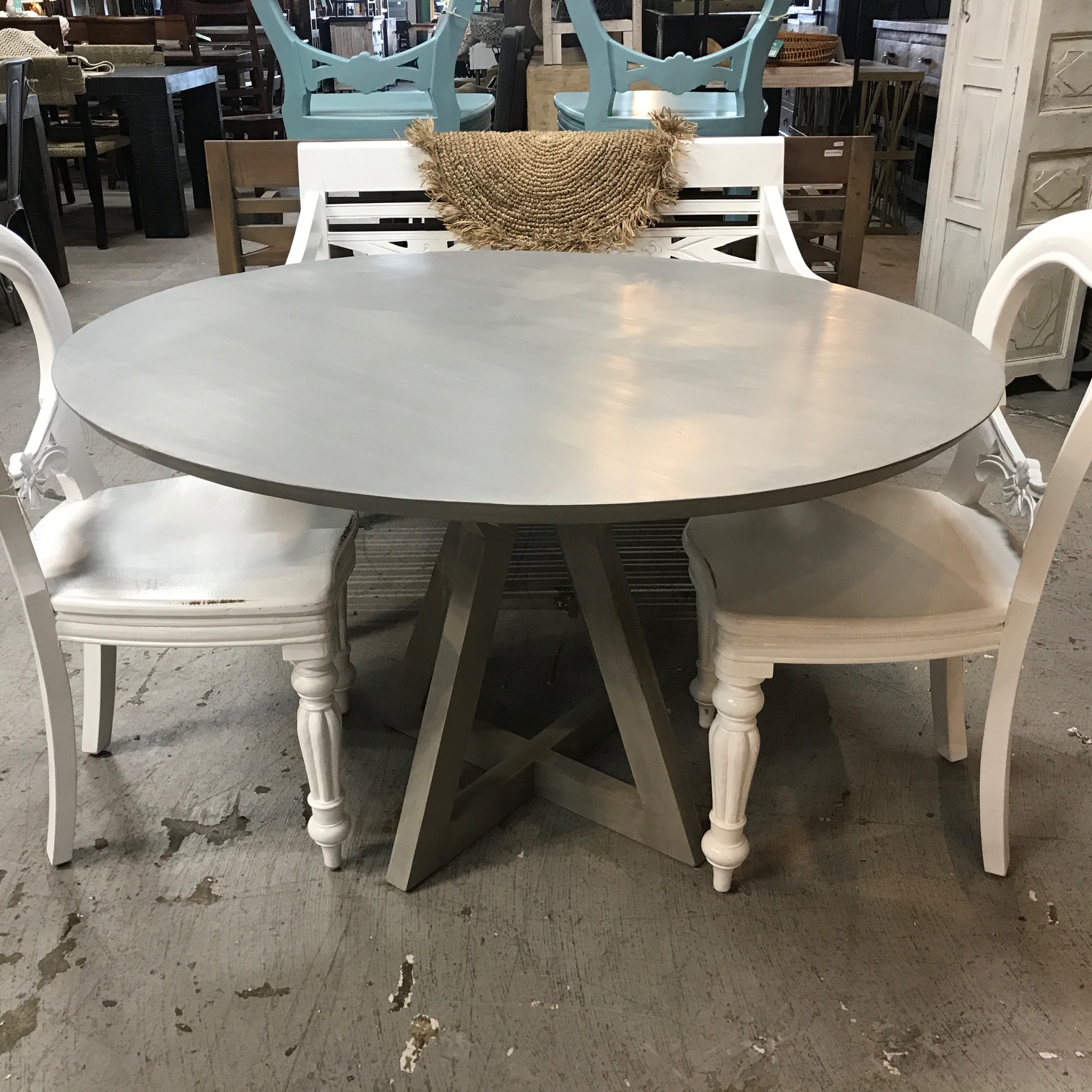 ROUND DINING TABLE Nadeau Nashville
