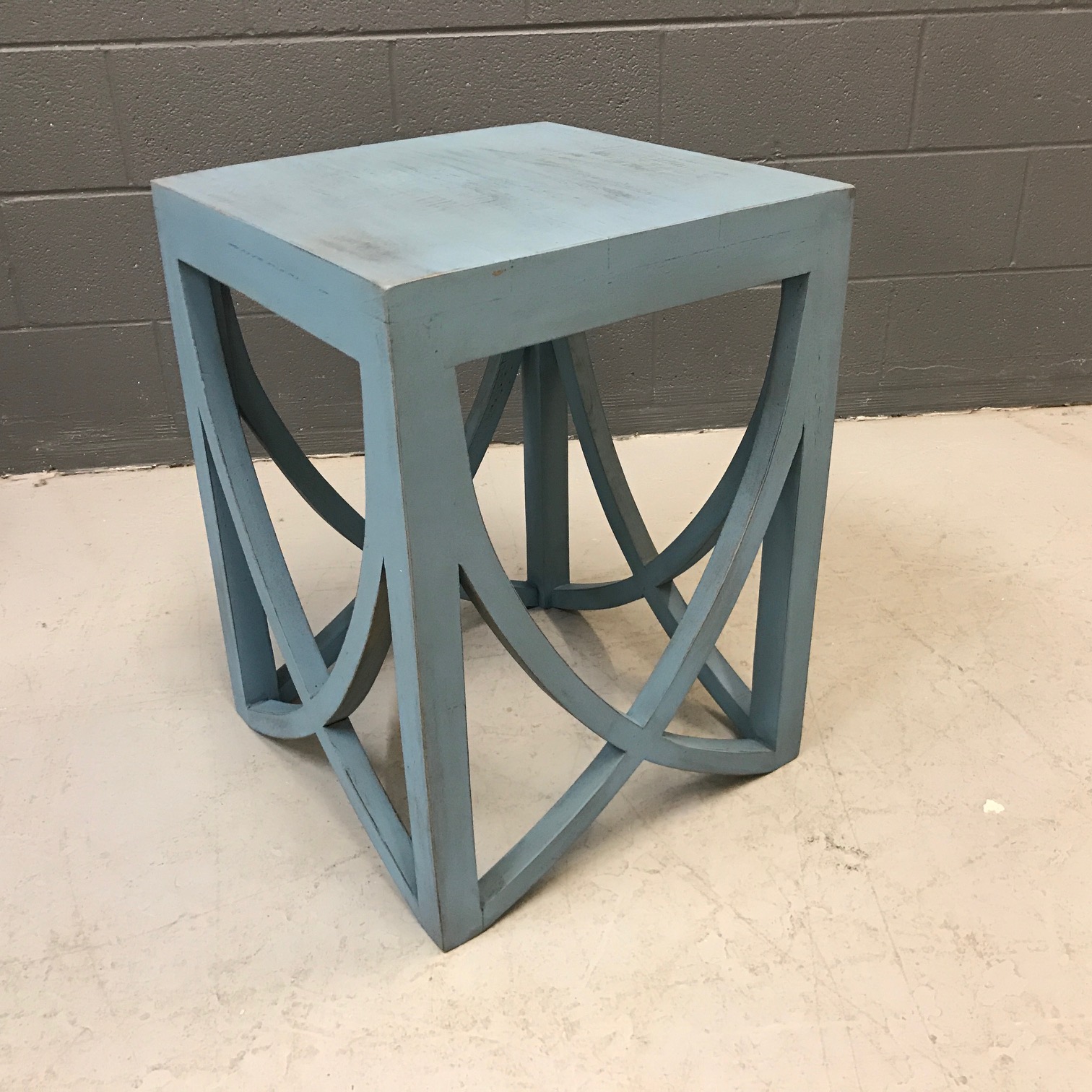U Shape End Table Nadeau Nashville