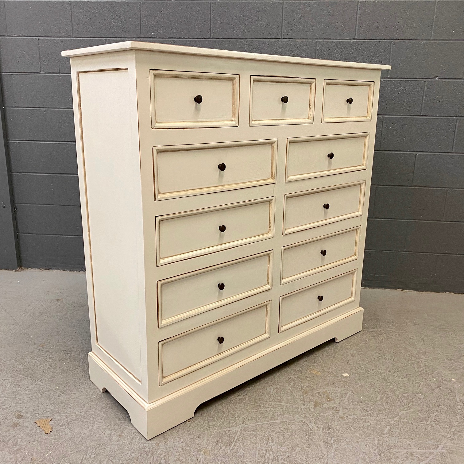 Eleven Drawer Dresser Nadeau Nashville