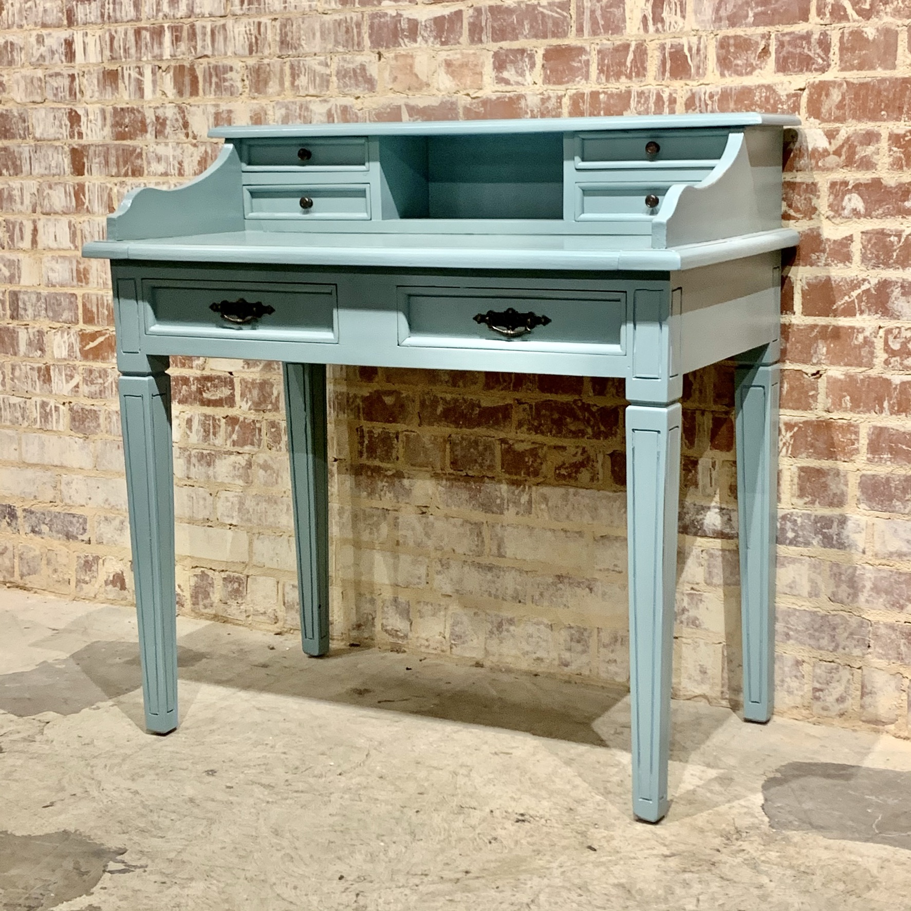 Carlton Desk Nadeau Raleigh