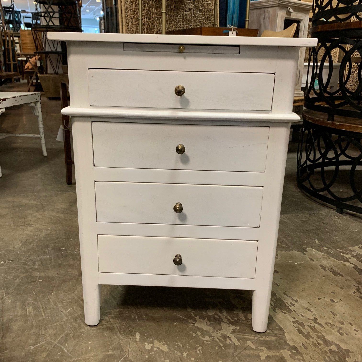 4 Drawer Nightstand Nadeau Memphis