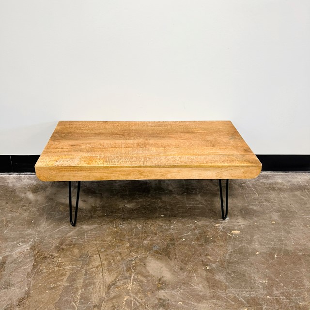 OAK IRON-LEG LOW TABLE