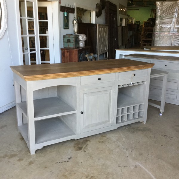 KITCHEN ISLAND Nadeau Huntsville