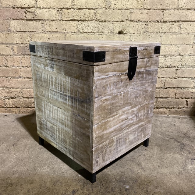 Square Trunk Nadeau Chicago