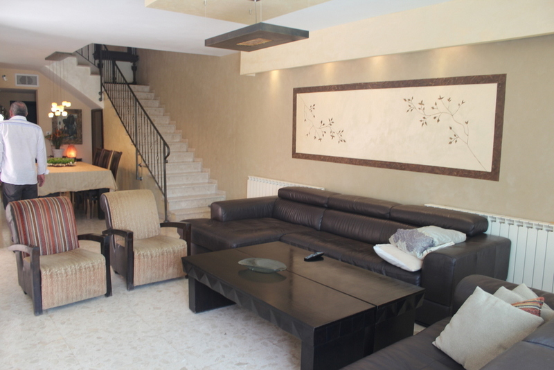 3233ba4103d4f5a4876e93c782d27a2b