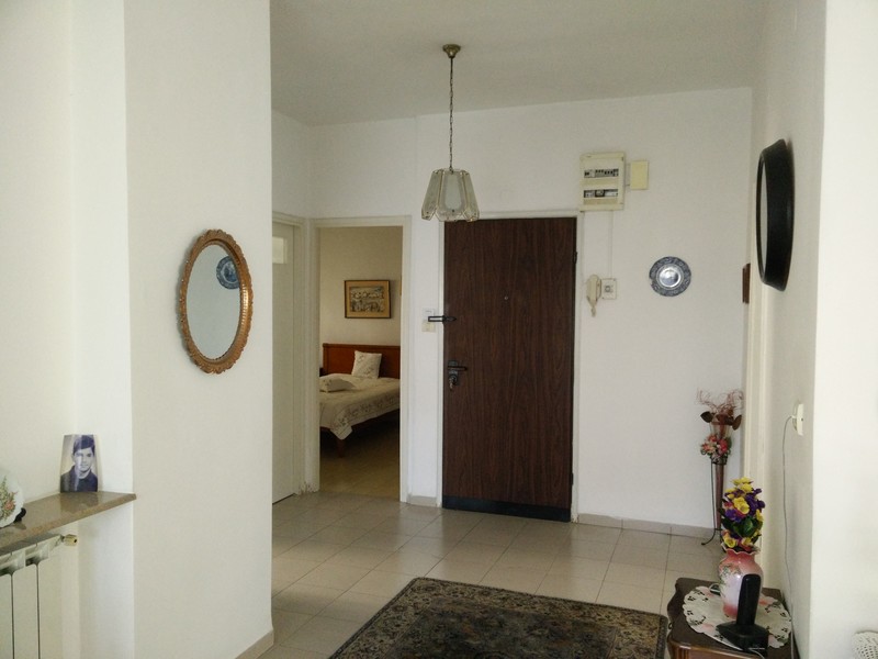 21744dbe31097f6109f81b5cf76c2f9a