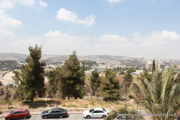 C4d13f6f743f2cb0f5b10b9f3b7575fa