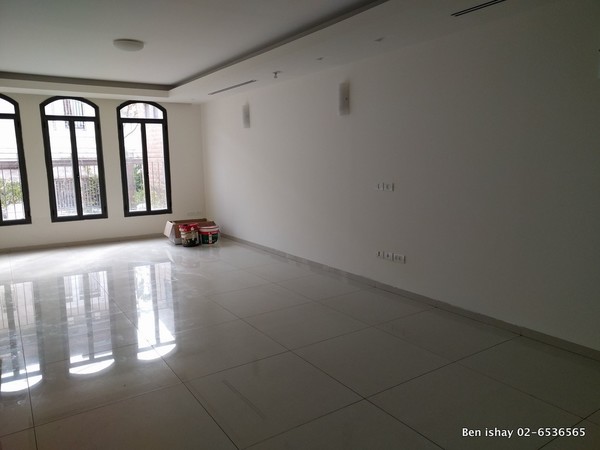 Dfe25dd06073396f9c7517b98984f355