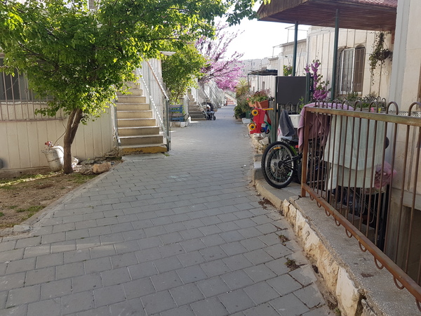 Af24f2282818af8d15f1d4fa459e3943