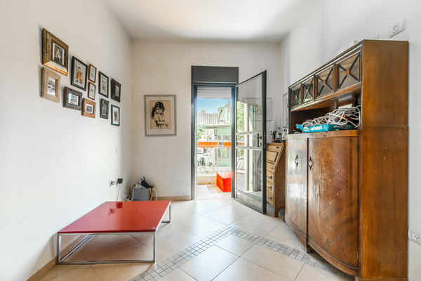 Dabe195545b6d4a38bbce44e386f7bc2