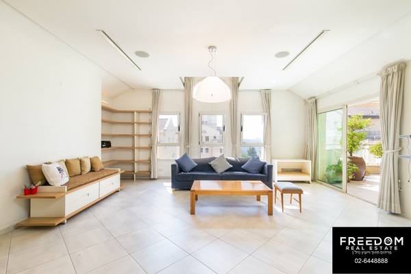 65792610c6c58d8bff1f1fd66de1fc33