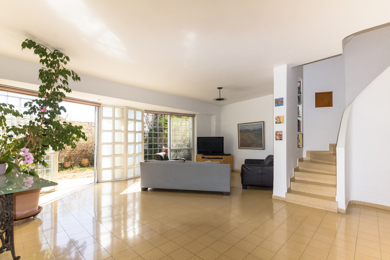 976e0369d9b7cb75ed384ec71d0f1e09