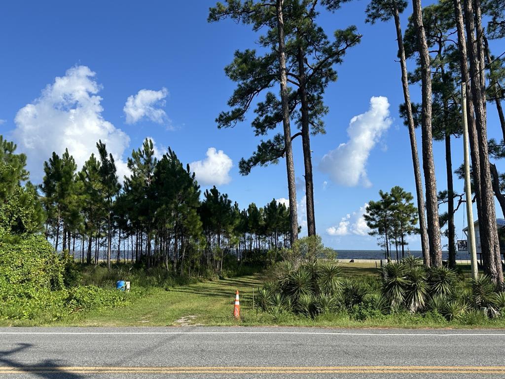 Photo of property for sale at 2138 Hwy 98 W Carrabelle