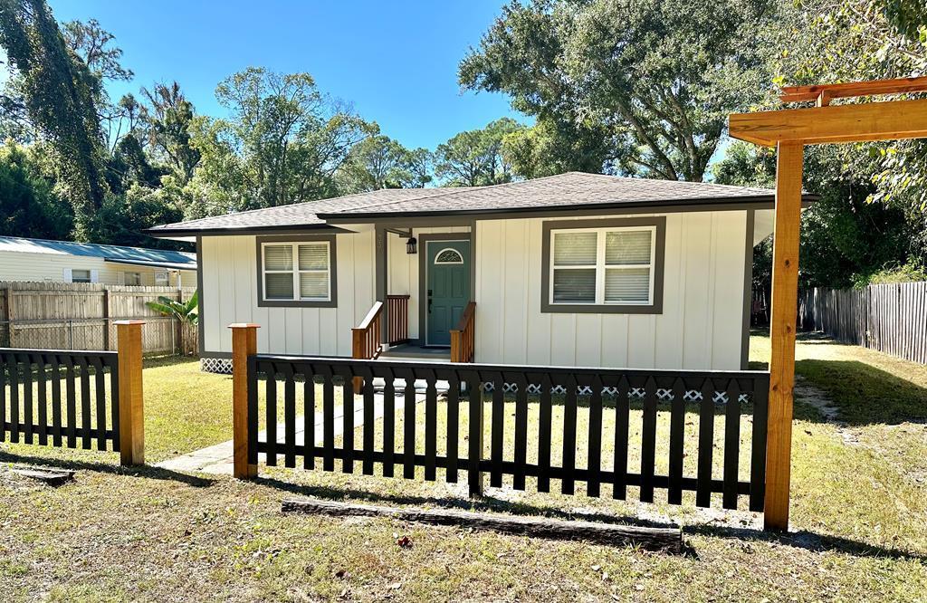 Photo of property for sale at 334 22nd Ave Apalachicola