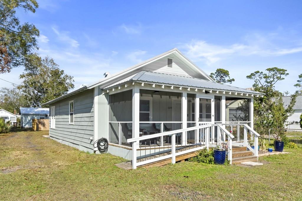 Photo of property for sale at 509 8th St Port St. Joe