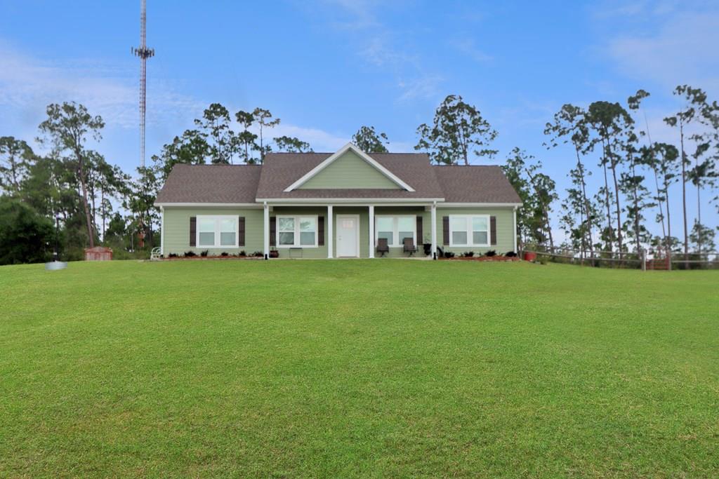 Photo of property for sale at 198 Peacock Ln Wewahitchka