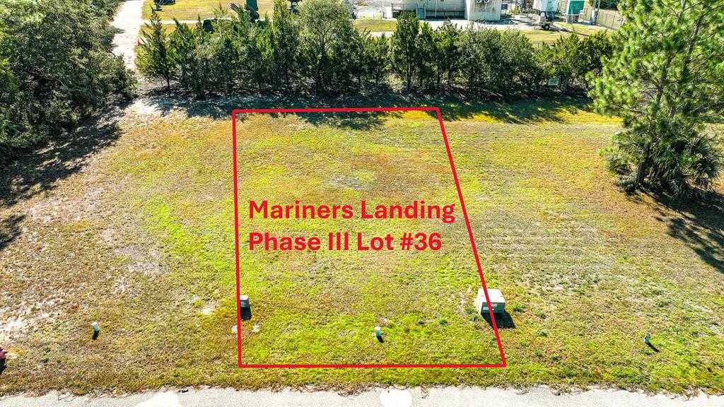 Photo of property for sale at 121 South Mariners Way Carrabelle