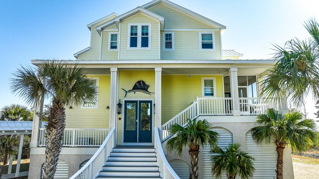 Photo of property for sale at 1622 Bayou Dr Carrabelle