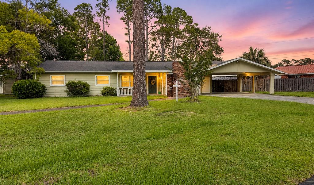 Photo of property for sale at 2011 Long Ave Port St. Joe