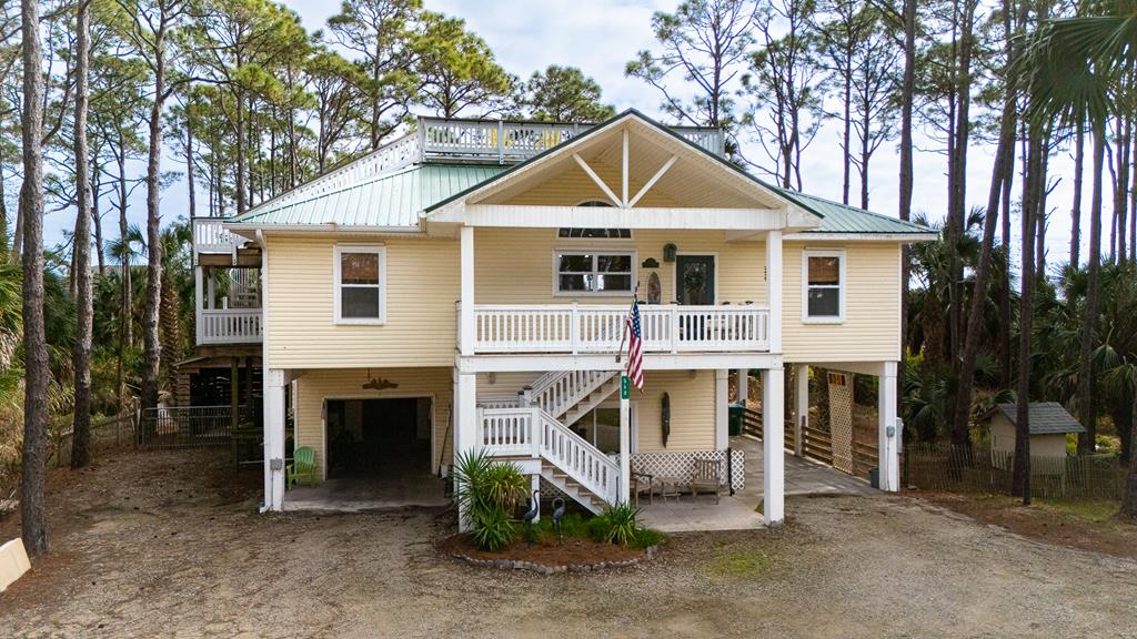 Photo of property for sale at 548 E Pine Ave St. George Island