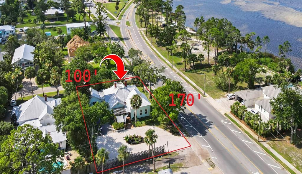 Photo of property for sale at 201 8th St Port St. Joe