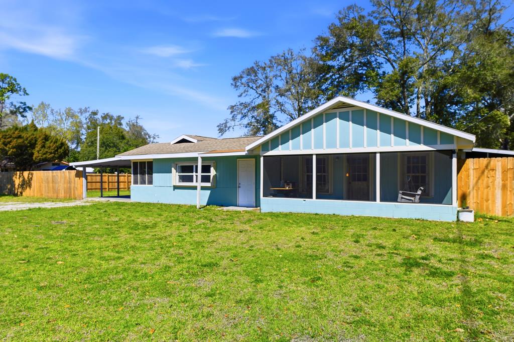 Photo of property for sale at 1012 NW Ave C Carrabelle