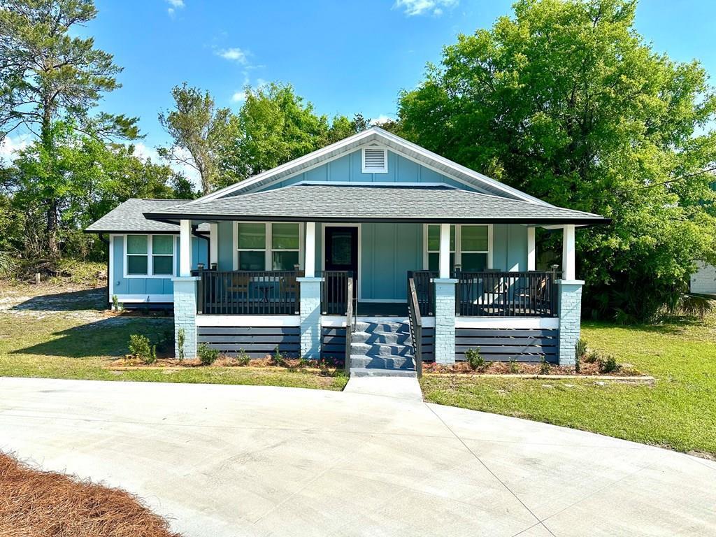 Photo of property for sale at 304 Hwy 98 Carrabelle