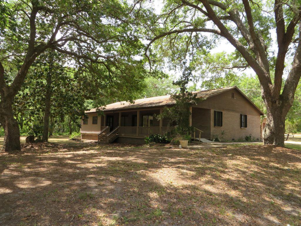 Photo of property for sale at 112 Hinton St Carrabelle