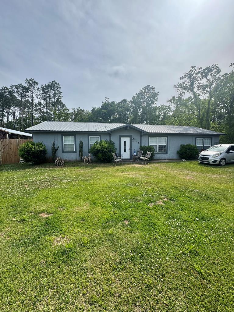 Photo of property for sale at 176 Charles Ave Wewahitchka
