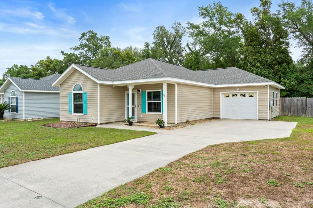 Photo of property for sale at 242 Abby Dr Wewahitchka