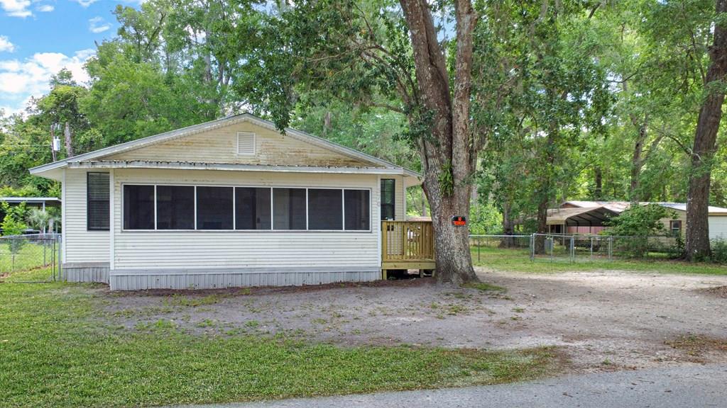 Photo of property for sale at 370 S Duck Ave Wewahitchka