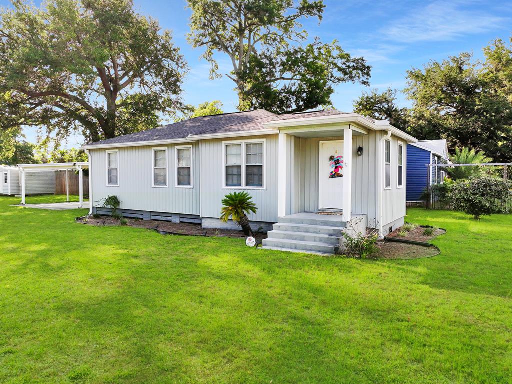 Photo of property for sale at 1214 Long Ave Port St. Joe