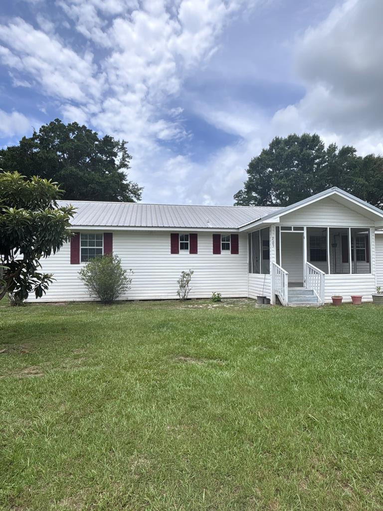 Photo of property for sale at 205 Riverview Dr Wewahitchka