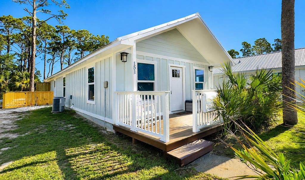 Photo of property for sale at 151 Beach St Port St. Joe