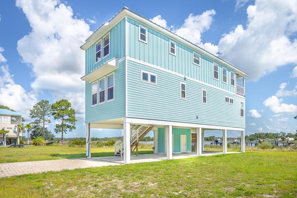 Photo of property for sale at 121 Anglers Harbor Ln Carrabelle