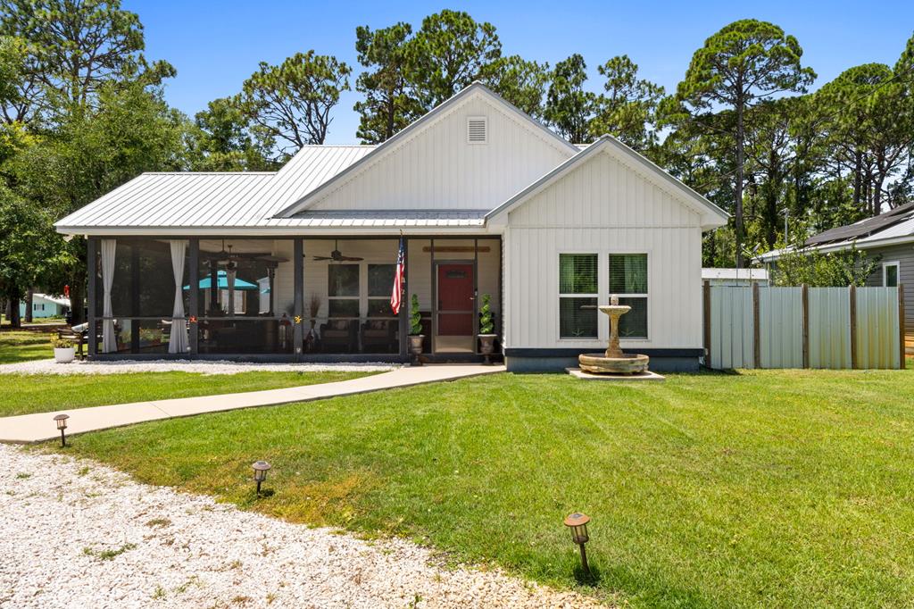 Photo of property for sale at 242 15th St Apalachicola