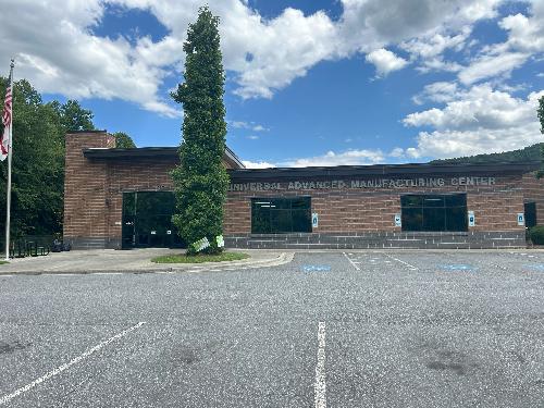 EXTERIOR, PARKING, PATHWAY, AND ENTRANCE