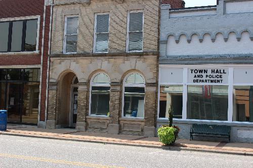 EXTERIOR, ENTRANCE, AND PATHWAY