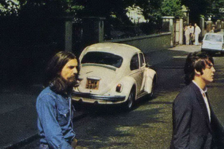 Abbey-Road-facts-the-beetle-car.jpg