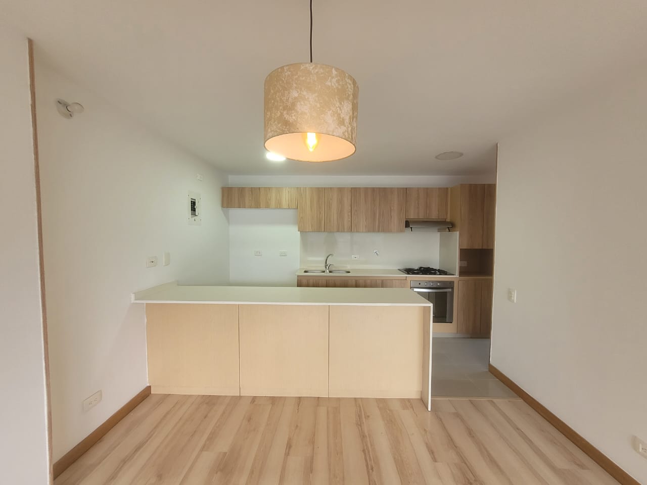 Apartamento en arriendo en LOMA DE LOS BENEDICTINOS, 112 m², 3 alcobas, 2 baños