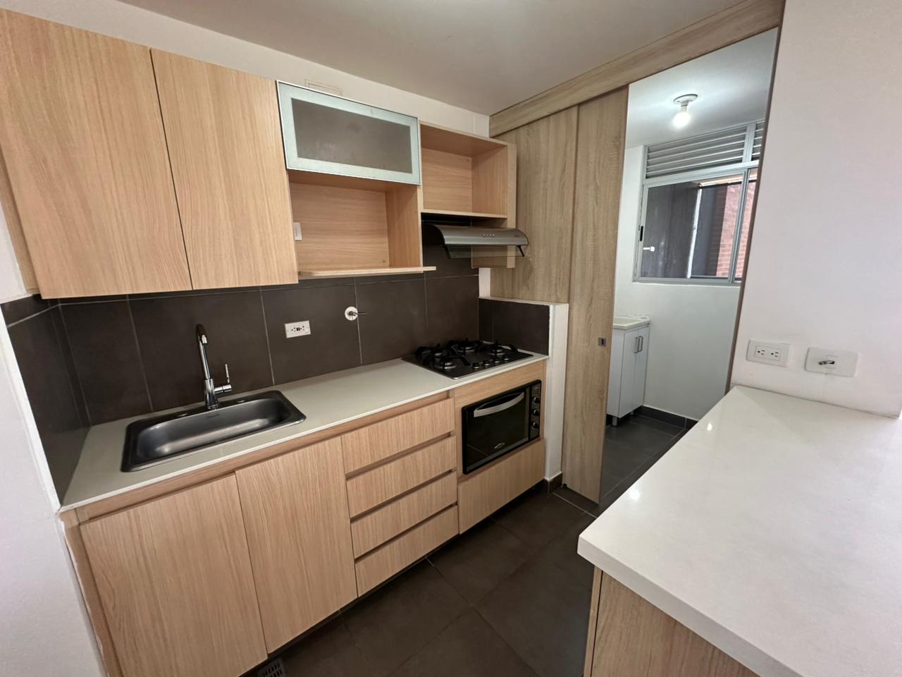 Apartamento en arriendo en EL ESMERALDAL, 80 m², 2 alcobas, 2 baños