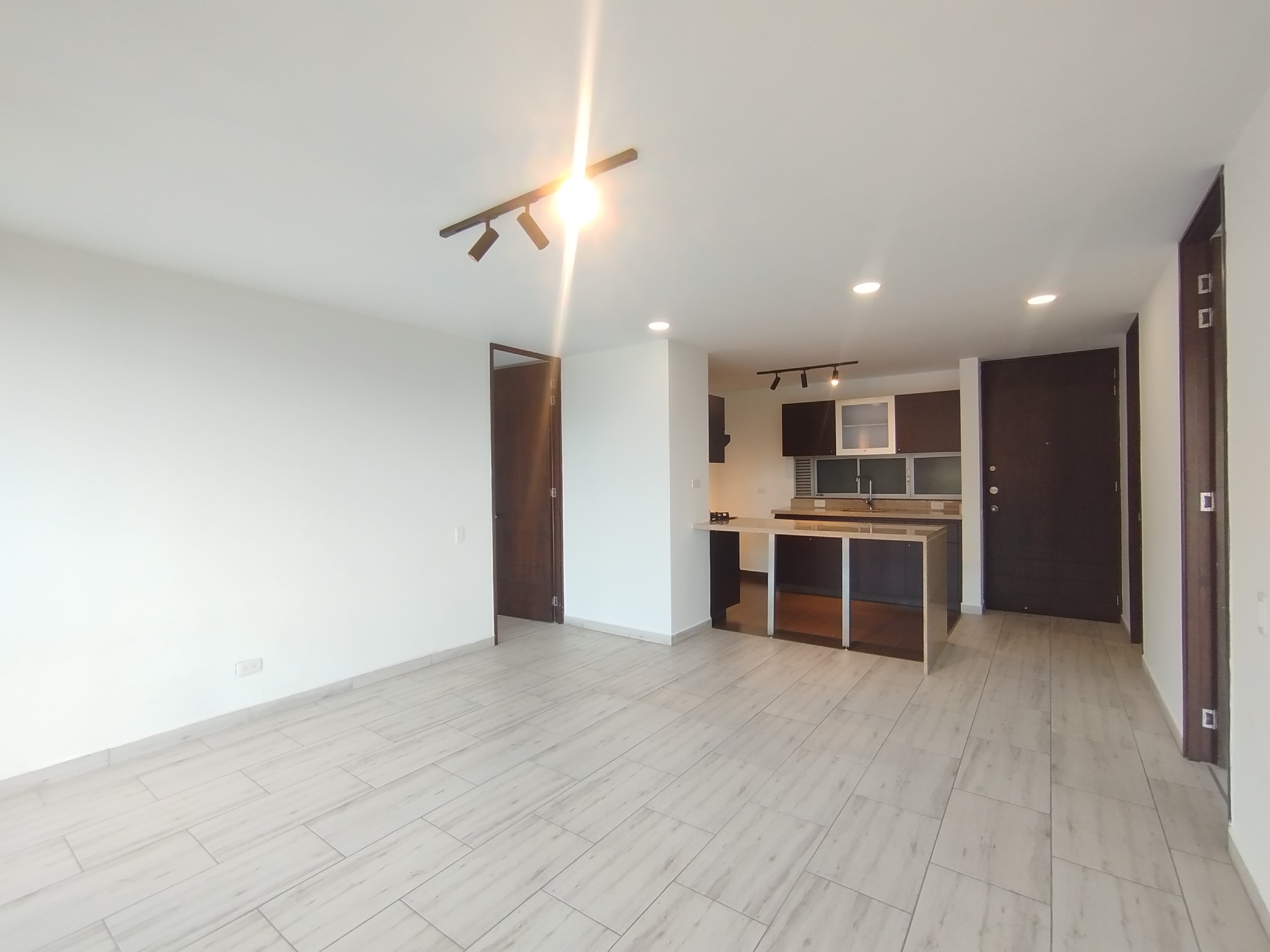 Apartamento en arriendo en MILLA DE ORO, 90 m², 2 alcobas, 3 baños